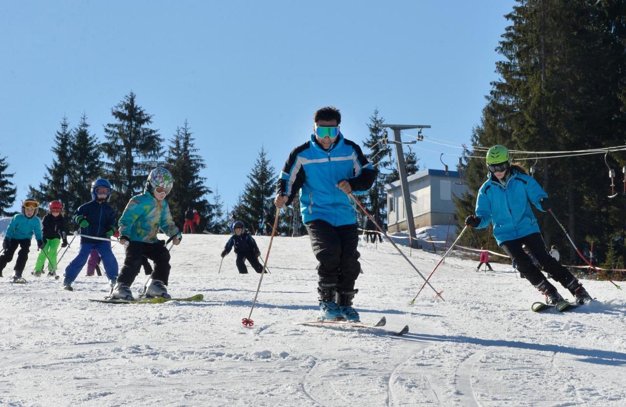 Zlatarske Brvnare Zlatar Chalets โนวาวาโรช ภายนอก รูปภาพ